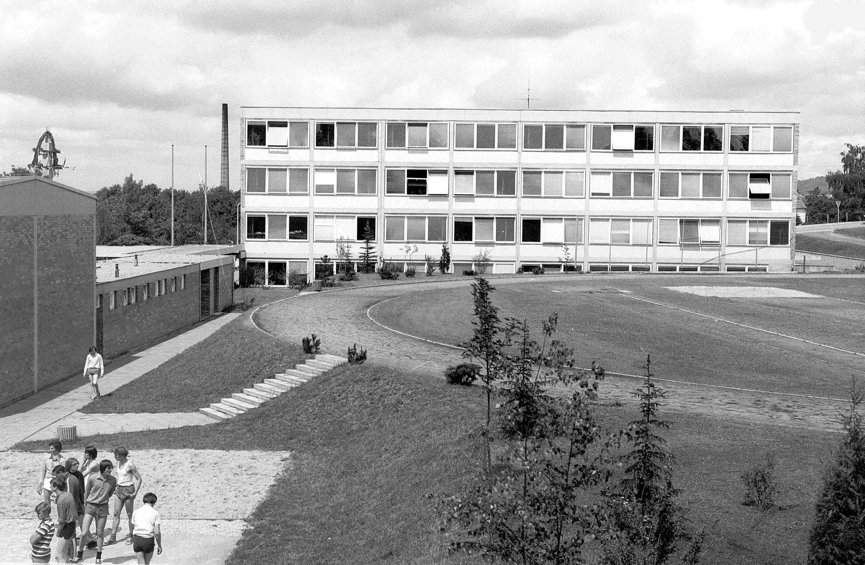 097 Knabenrealschule mit Schüler
